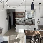 The House 波普拉德